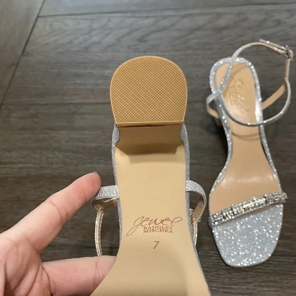 NWT Jewel Badgley Mischka Silver jewel dressy block heels | Size 7 - Picture 9 of 13